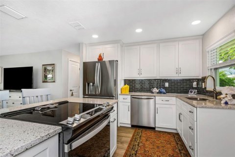 Villa ou maison à vendre à Pinellas Park, Floride: 2 chambres, 122.17 m2 № 1906155 - photo 21