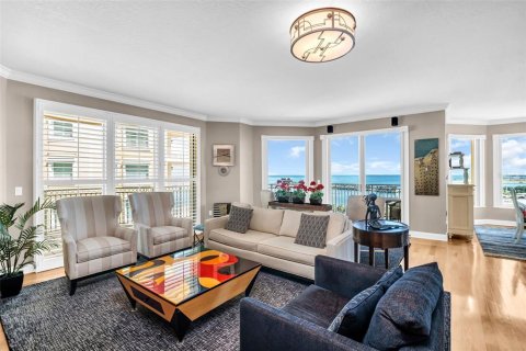 Condo in Saint Petersburg, Florida, 3 bedrooms № 2106967 - photo 3