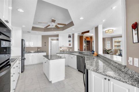 Condo in Saint Petersburg, Florida, 3 bedrooms № 2106967 - photo 18