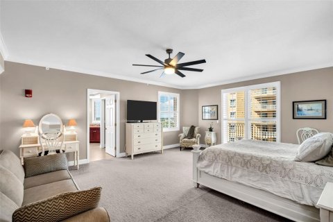Condo in Saint Petersburg, Florida, 3 bedrooms № 2106967 - photo 28