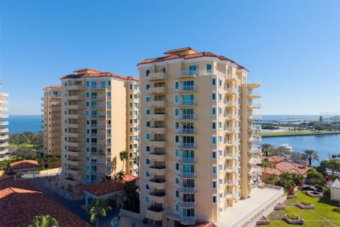 Condo in Saint Petersburg, Florida, 3 bedrooms № 2106967 - photo 2