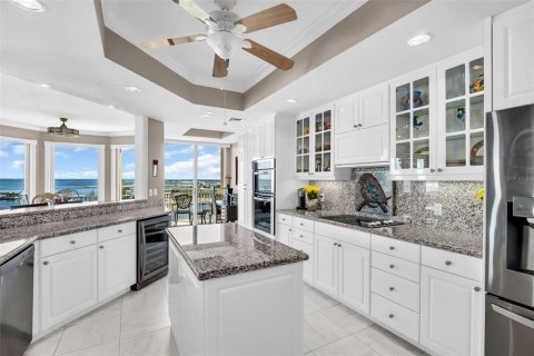 Condo in Saint Petersburg, Florida, 3 bedrooms № 2106967 - photo 20