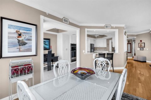 Condo in Saint Petersburg, Florida, 3 bedrooms № 2106967 - photo 16