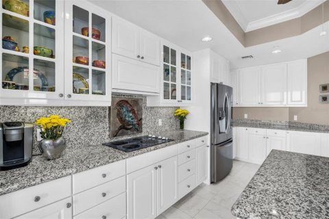 Condo in Saint Petersburg, Florida, 3 bedrooms № 2106967 - photo 19