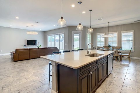 Casa en alquiler en Orlando, Florida, 5 dormitorios, 380.25 m2 № 1912798 - foto 24