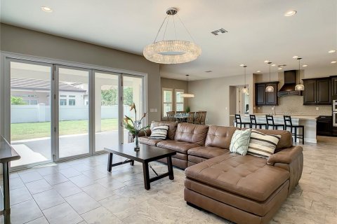 Casa en alquiler en Orlando, Florida, 5 dormitorios, 380.25 m2 № 1912798 - foto 18