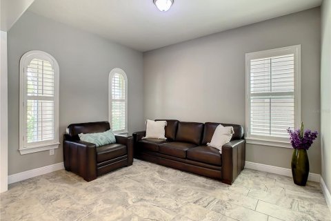 Casa en alquiler en Orlando, Florida, 5 dormitorios, 380.25 m2 № 1912798 - foto 10