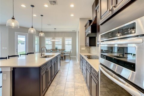 Casa en alquiler en Orlando, Florida, 5 dormitorios, 380.25 m2 № 1912798 - foto 23