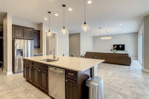Casa en alquiler en Orlando, Florida, 5 dormitorios, 380.25 m2 № 1912798 - foto 27