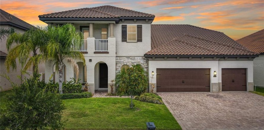 Casa en Orlando, Florida 5 dormitorios, 380.25 m2 № 1912798