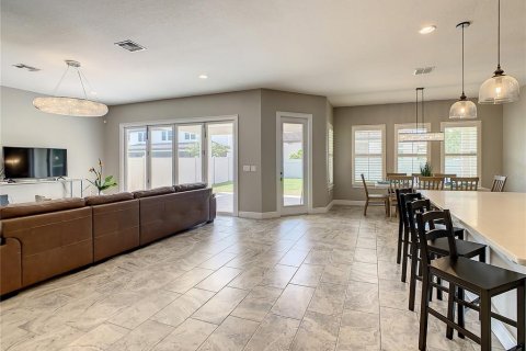 Casa en alquiler en Orlando, Florida, 5 dormitorios, 380.25 m2 № 1912798 - foto 20
