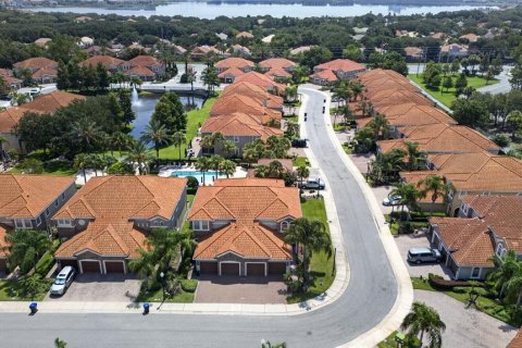 Townhouse in Orlando, Florida 4 bedrooms, 227.52 sq.m. № 2210190 - photo 26