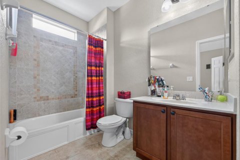 Townhouse in Orlando, Florida 4 bedrooms, 227.52 sq.m. № 2210190 - photo 16