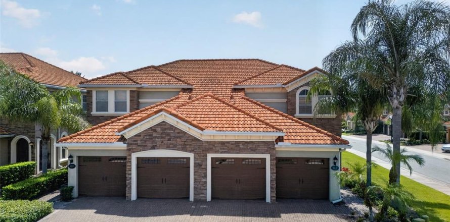 Townhouse in Orlando, Florida 4 bedrooms, 227.52 sq.m. № 2210190
