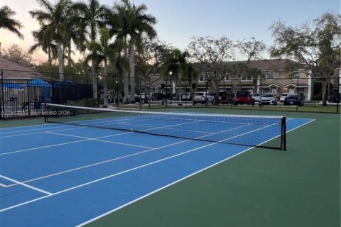 Townhouse in Pembroke Pines, Florida 2 bedrooms, 108.6 sq.m. № 2033528 - photo 17