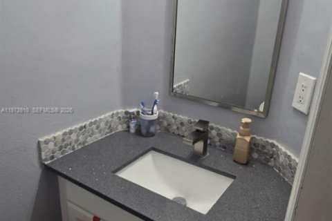 Adosado en venta en Pembroke Pines, Florida, 2 dormitorios, 108.6 m2 № 2033528 - foto 6