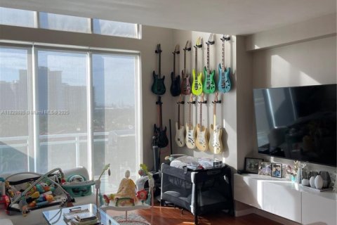 Condominio en alquiler en Aventura, Florida, 2 dormitorios, 123.56 m2 № 1802833 - foto 2