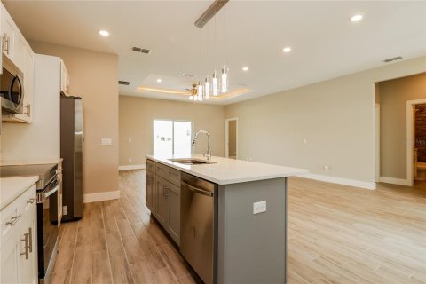 Casa en alquiler en Kissimmee, Florida, 4 dormitorios, 155.15 m2 № 2112992 - foto 5