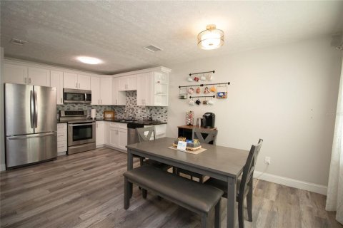 Apartamento en alquiler en Largo, Florida, 3 dormitorios, 111.48 m2 № 1913977 - foto 4