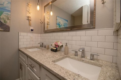 Apartamento en alquiler en Largo, Florida, 3 dormitorios, 111.48 m2 № 1913977 - foto 19