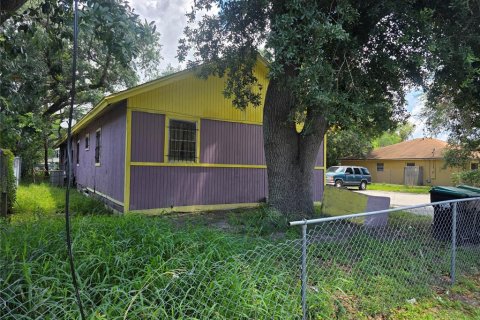 House in Orlando, Florida 5 bedrooms, 216 sq.m. № 2100493 - photo 2