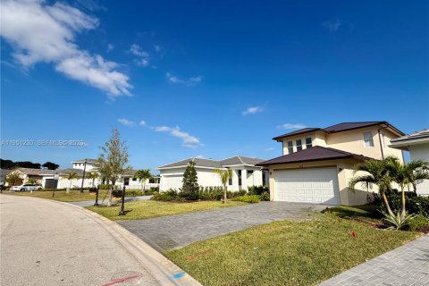 Casa en venta en Port St. Lucie, Florida, 4 dormitorios, 254.37 m2 № 2007239 - foto 10