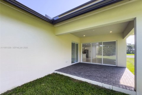 Casa en venta en Port St. Lucie, Florida, 4 dormitorios, 254.37 m2 № 2007239 - foto 12