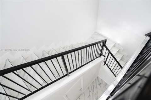 Casa en venta en Port St. Lucie, Florida, 4 dormitorios, 254.37 m2 № 2007239 - foto 29