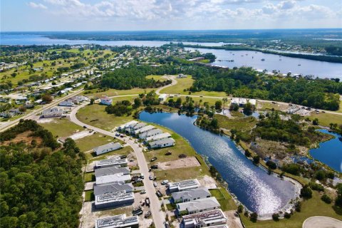 Casa en venta en Port St. Lucie, Florida, 4 dormitorios, 254.37 m2 № 2007239 - foto 4