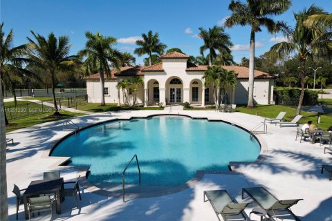 Casa en venta en Port St. Lucie, Florida, 4 dormitorios, 254.37 m2 № 2007239 - foto 7