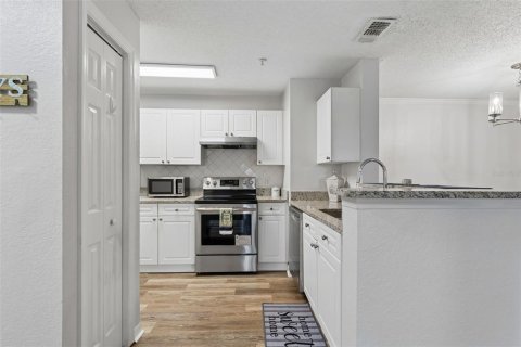 Condo in Tampa, Florida, 2 bedrooms  № 2106931 - photo 6