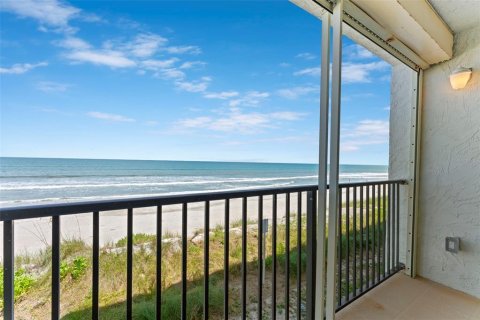 Condo in Satellite Beach, Florida, 2 bedrooms  № 2381242 - photo 22