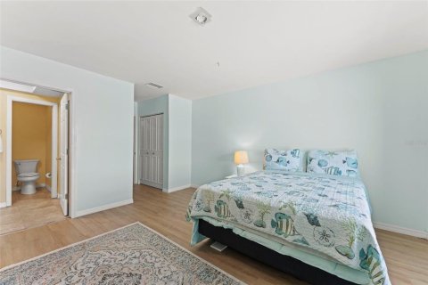 Condo in Satellite Beach, Florida, 2 bedrooms  № 2381242 - photo 13