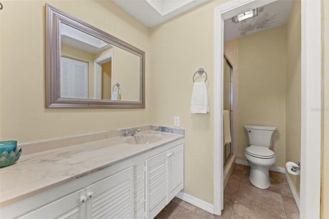 Condo in Satellite Beach, Florida, 2 bedrooms  № 2381242 - photo 14
