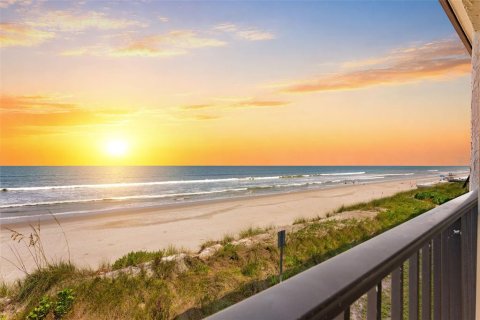 Condo in Satellite Beach, Florida, 2 bedrooms  № 2381242 - photo 21