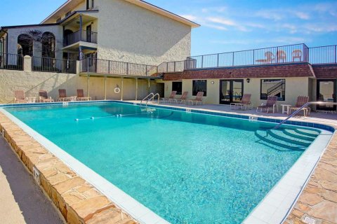 Condo in Satellite Beach, Florida, 2 bedrooms  № 2381242 - photo 27