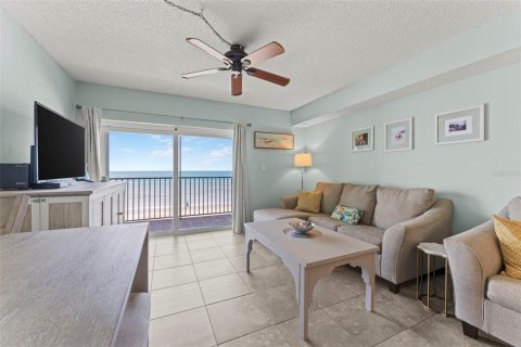 Condo in Satellite Beach, Florida, 2 bedrooms  № 2381242 - photo 10