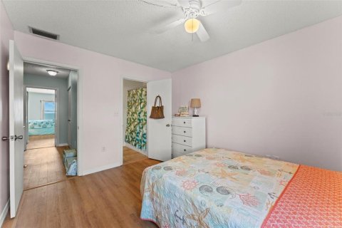 Condo in Satellite Beach, Florida, 2 bedrooms  № 2381242 - photo 16