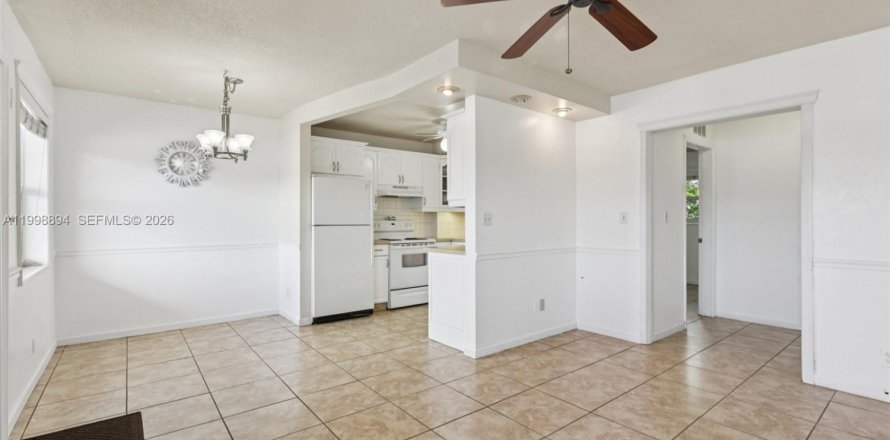 Condo in Dania Beach, Florida, 1 bedroom  № 2244319