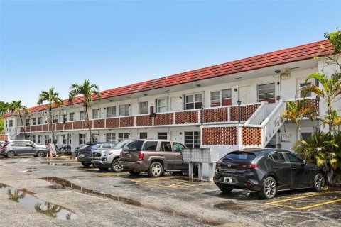 Condo in Dania Beach, Florida, 1 bedroom  № 2244319 - photo 19
