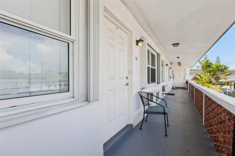 Condo in Dania Beach, Florida, 1 bedroom  № 2244319 - photo 14