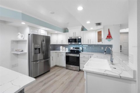Copropriété à vendre à Indian Rocks Beach, Floride: 2 chambres, 124.49 m2 № 2371473 - photo 17