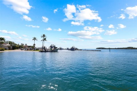 Condominio en Miami Beach, Florida, 3 dormitorios  № 2060980