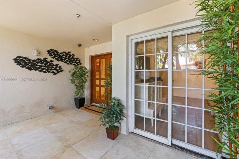 Снять в аренду кондоминиум в Майами-Бич, Флорида 3 спальни, 254.92м2, № 2060980 - фото 8