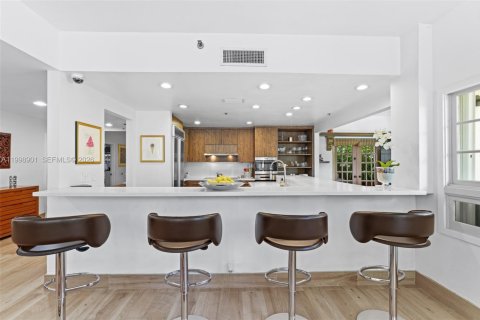 Снять в аренду кондоминиум в Майами-Бич, Флорида 3 спальни, 254.92м2, № 2060980 - фото 10