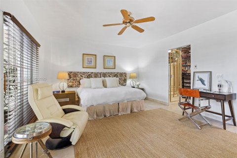 Снять в аренду кондоминиум в Майами-Бич, Флорида 3 спальни, 254.92м2, № 2060980 - фото 25