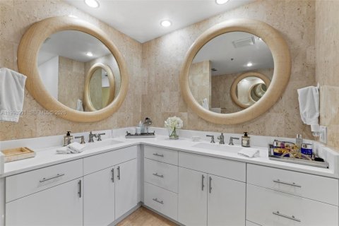 Снять в аренду кондоминиум в Майами-Бич, Флорида 3 спальни, 254.92м2, № 2060980 - фото 27