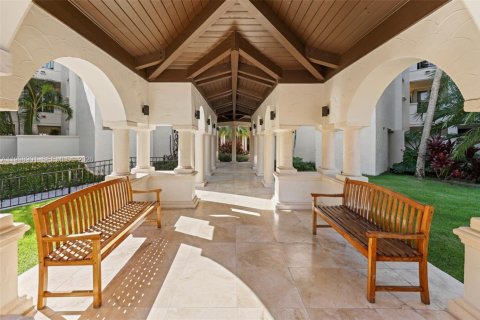 Снять в аренду кондоминиум в Майами-Бич, Флорида 3 спальни, 254.92м2, № 2060980 - фото 4