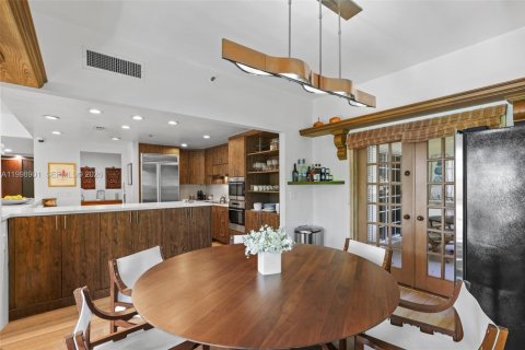 Снять в аренду кондоминиум в Майами-Бич, Флорида 3 спальни, 254.92м2, № 2060980 - фото 17