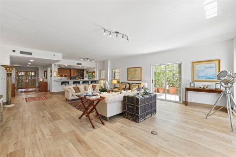 Снять в аренду кондоминиум в Майами-Бич, Флорида 3 спальни, 254.92м2, № 2060980 - фото 24